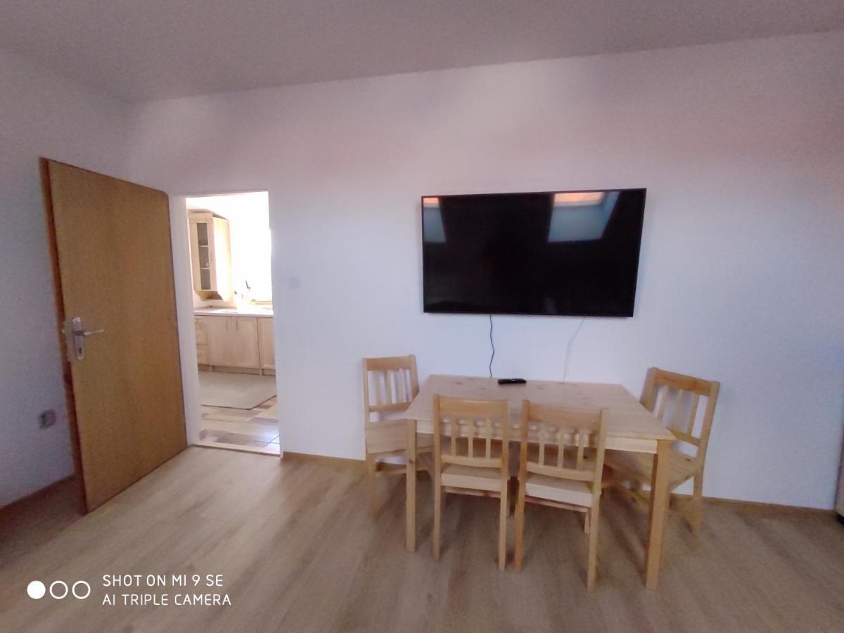 Apartmany Opolany Exteriör bild